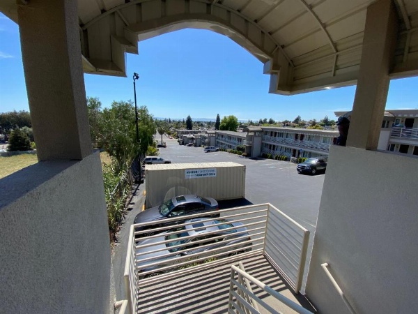 Budget Inn Of Hayward image 11